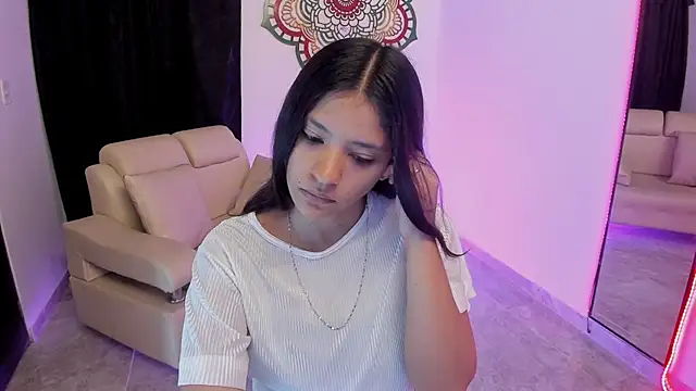 Candy fox 19 online show from 03/23/26, 02:21