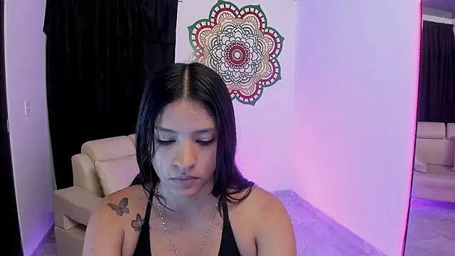 Candy fox 19 online show from 03/25/26, 01:28