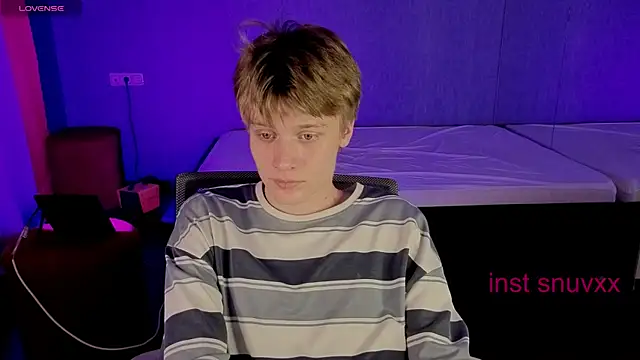 LouieEvans online show from 10/10/25, 04:06