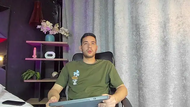 Snapshot of matti_de_lucaa chatting on 09/10/25, 05:35 matti de lucaa online show from 09/10/25, 05:35