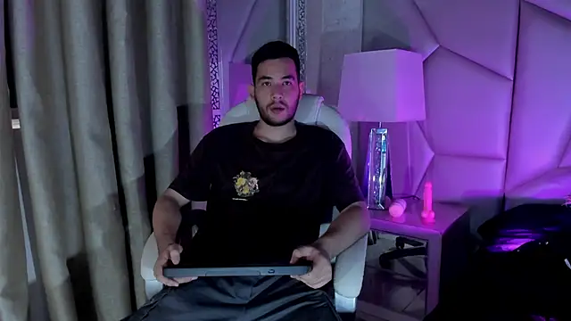 Snapshot of matti_de_lucaa chatting on 09/17/25, 05:25 matti de lucaa online show from 09/17/25, 05:25