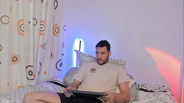 matti de lucaa online show from 12/17/25, 01:44