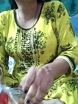 Hot-Pooja25 online show from 05/01/26, 03:49