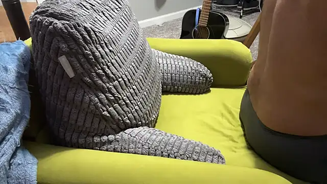 Mickelangello75 online show from 11/04/25, 02:38