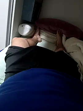 Enriquee147 online show from 10/27/25, 01:37