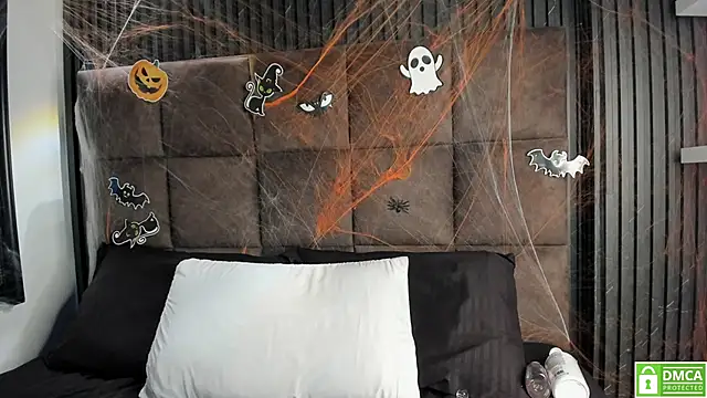 Snapshot of Sussy_Vixen chatting on 10/24/25, 07:43 Sussy Vixen online show from 10/24/25, 07:43