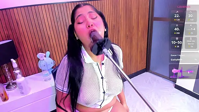 mysticlatina1 online show from 10/17/25, 12:08