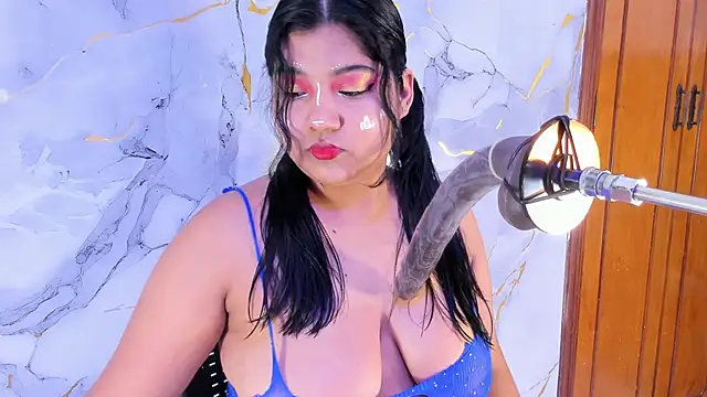 Snapshot of mysticlatina1 chatting on 04/15/26, 11:50 mysticlatina1 online show from 04/15/26, 11:50