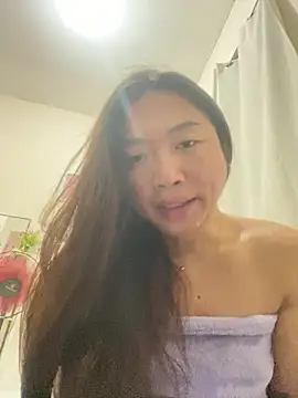 Snapshot of cassie_cakes chatting on 04/28/26, 05:40 cassie cakes online show from 04/28/26, 05:40