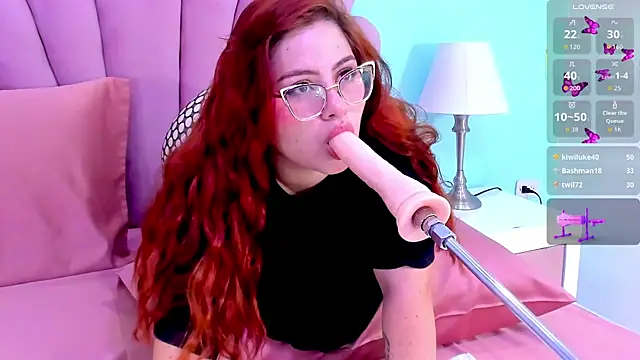 Snapshot of alana_glasses chatting on 10/01/25, 12:00 alana glasses online show from 10/01/25, 12:00
