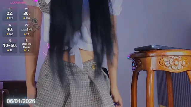 Doll Tomie online show from 01/06/26, 09:50