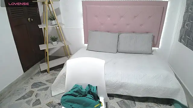 Dulce  Lovee online show from 10/30/25, 12:12