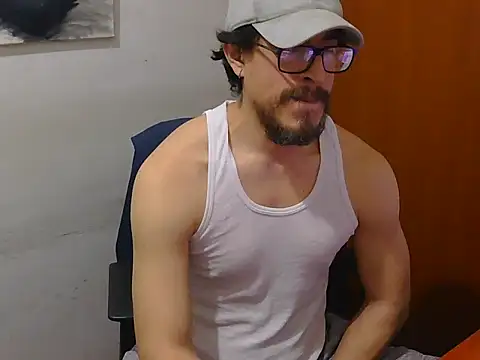 Snapshot of GuivernoStud chatting on 09/16/25, 09:32 GuivernoStud online show from 09/16/25, 09:32