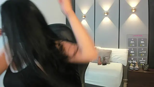 ashly moonn online show from 04/05/26, 12:02