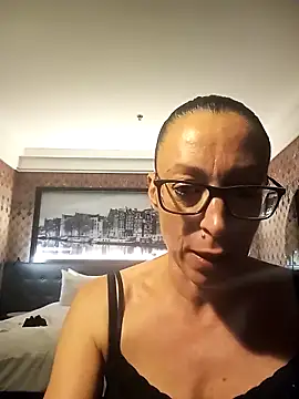 Snapshot of Astrid3 chatting on 09/30/25, 08:58 Astrid3 online show from 09/30/25, 08:58