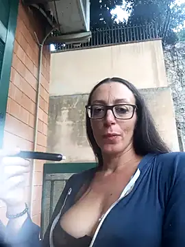 Snapshot of Astrid3 chatting on 10/05/25, 12:03 Astrid3 online show from 10/05/25, 12:03