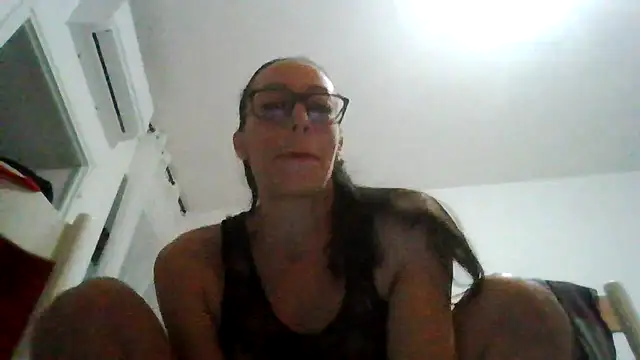 Snapshot of Astrid3 chatting on 12/15/25, 04:00 Astrid3 online show from 12/15/25, 04:00