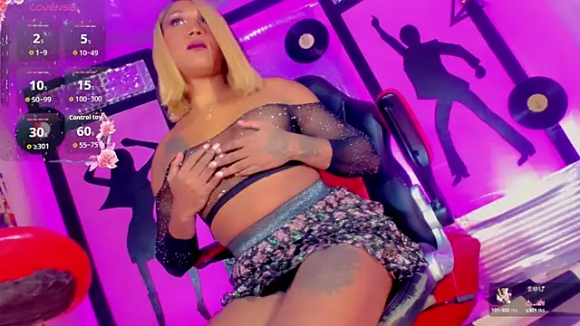 Snapshot of Alondra_Campbell chatting on 09/16/25, 03:18 Alondra Campbell online show from 09/16/25, 03:18