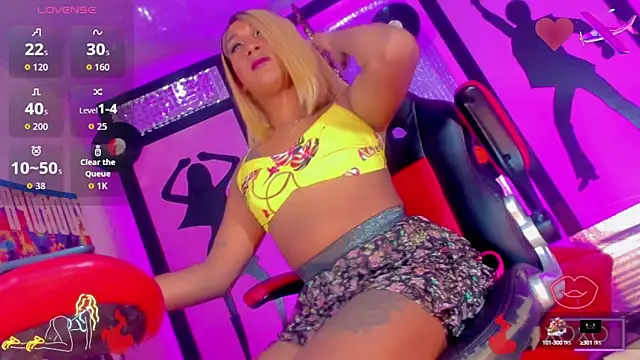 Snapshot of Alondra_Campbell chatting on 09/17/25, 03:19 Alondra Campbell online show from 09/17/25, 03:19