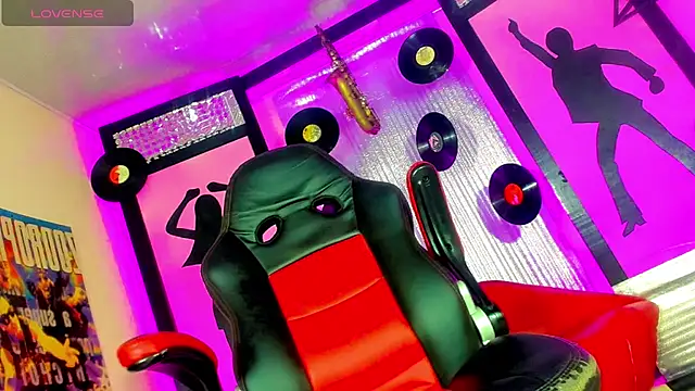 Snapshot of Alondra_Campbell chatting on 10/17/25, 03:20 Alondra Campbell online show from 10/17/25, 03:20