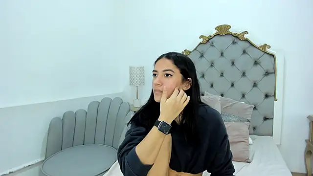 Snapshot of Skylerwhite02 chatting on 12/14/25, 08:20 Skylerwhite02 online show from 12/14/25, 08:20