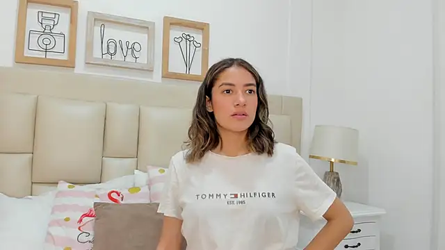 Skylerwhite02 online show from 02/12/26, 07:53