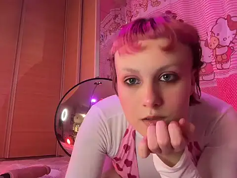 Snapshot of MystiqueRoxy chatting on 09/11/25, 01:49 MystiqueRoxy online show from 09/11/25, 01:49