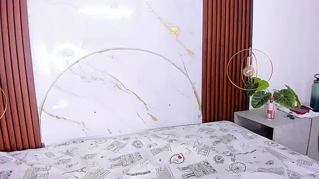 marianarey1  online show from 11/19/25, 08:20