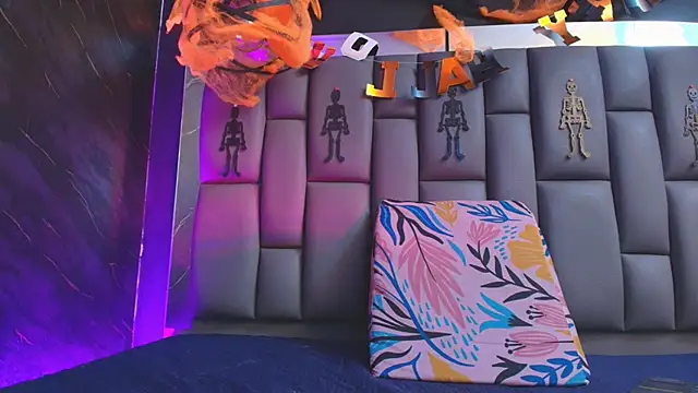 kissme luna online show from 11/01/25, 07:38