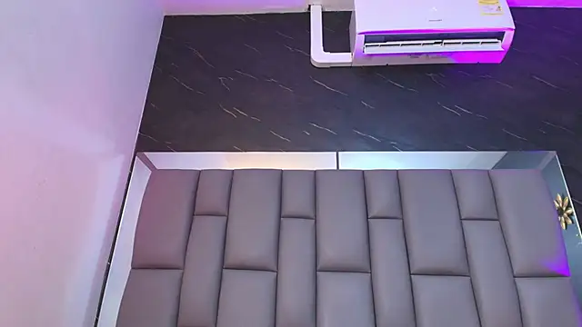 kissme luna online show from 11/28/25, 07:05