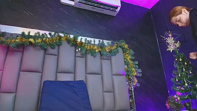 kissme luna online show from 12/04/25, 07:11