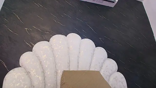 kissme luna online show from 04/24/26, 07:05