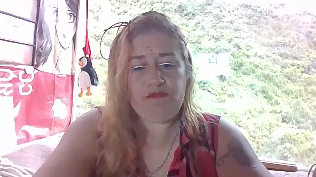 Snapshot of Effata30 chatting on 10/14/25, 04:41 Effata30 online show from 10/14/25, 04:41