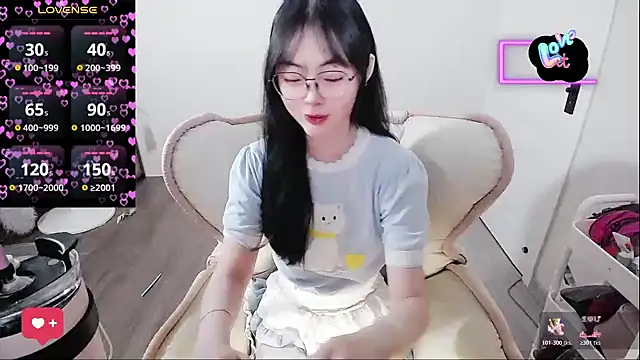 baby-yaya20 online show from 04/13/26, 09:04