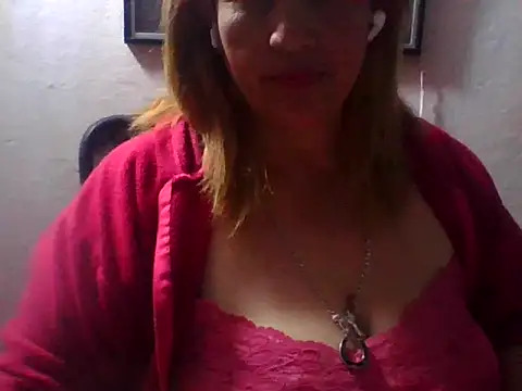 Snapshot of ROOMIINA chatting on 10/15/25, 11:05 ROOMIINA online show from 10/15/25, 11:05