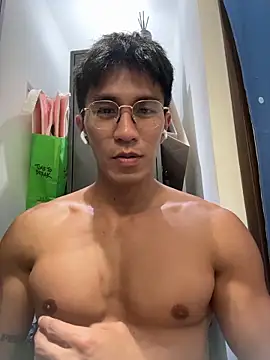 Snapshot of gooodboiii chatting on 05/04/26, 04:14 gooodboiii online show from 05/04/26, 04:14