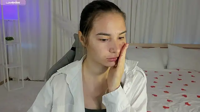 SeraphineClark online show from 10/06/25, 02:31