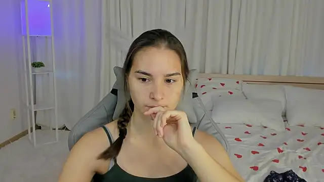 SeraphineClark online show from 10/11/25, 02:22
