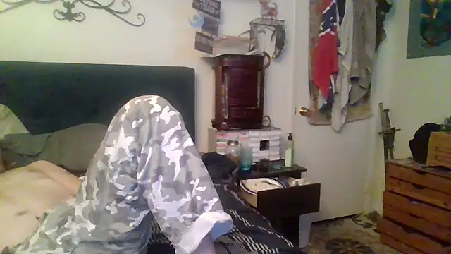 Snapshot of jamesbond007412 chatting on 10/14/25, 10:05 jamesbond007412 online show from 10/14/25, 10:05