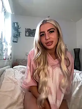 BlondeBetty online show from 09/12/25, 07:52