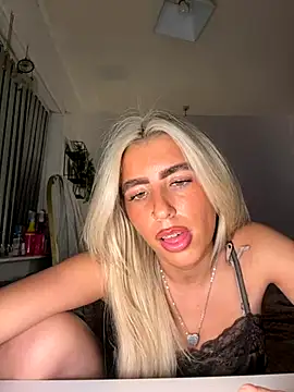 BlondeBetty online show from 11/25/25, 09:59