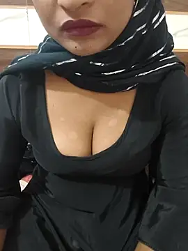 Snapshot of Itz_Mayra_ chatting on 10/15/25, 07:30 Itz Mayra online show from 10/15/25, 07:30