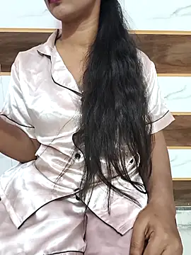 Snapshot of Itz_Mayra_ chatting on 10/25/25, 08:00 Itz Mayra online show from 10/25/25, 08:00