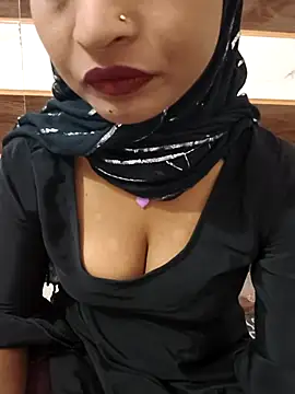 Snapshot of Itz_Mayra_ chatting on 11/10/25, 05:39 Itz Mayra online show from 11/10/25, 05:39