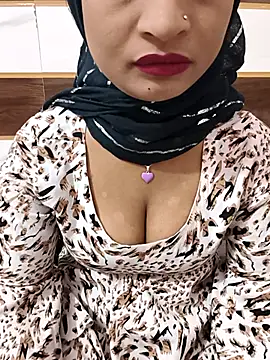 Snapshot of Itz_Mayra_ chatting on 11/12/25, 06:14 Itz Mayra online show from 11/12/25, 06:14