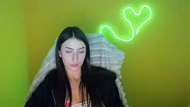 AlisaBubbles online show from 10/30/25, 01:01