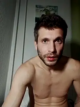 Snapshot of Malcom2f chatting on 01/07/26, 03:09 Malcom2f online show from 01/07/26, 03:09