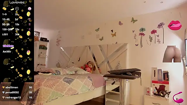 Snapshot of sexyzoe_69 chatting on 03/22/25, 06:14 sexyzoe 69 online show from 03/22/25, 06:14