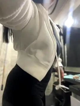 Snapshot of Megaan__More chatting on 09/19/25, 01:40 Megaan More online show from 09/19/25, 01:40