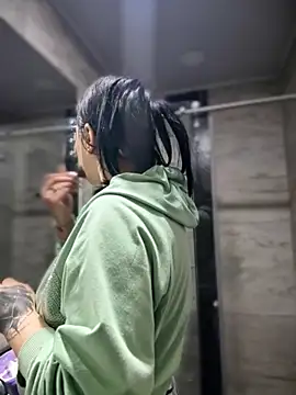 Snapshot of Megaan__More chatting on 10/16/25, 01:50 Megaan More online show from 10/16/25, 01:50